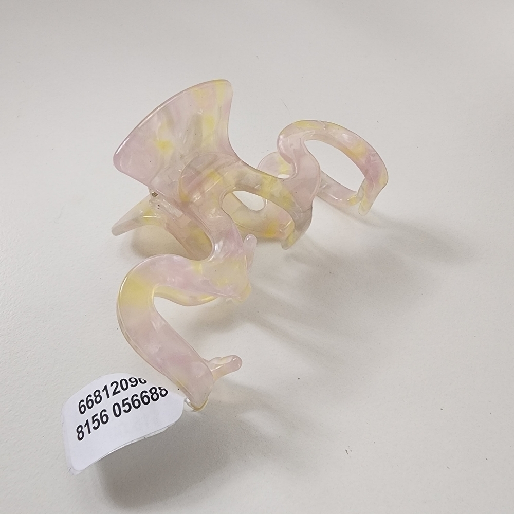 NEW Free People Zig Zag Marble Pink Hair Claw Clip - Picture 3 of 7